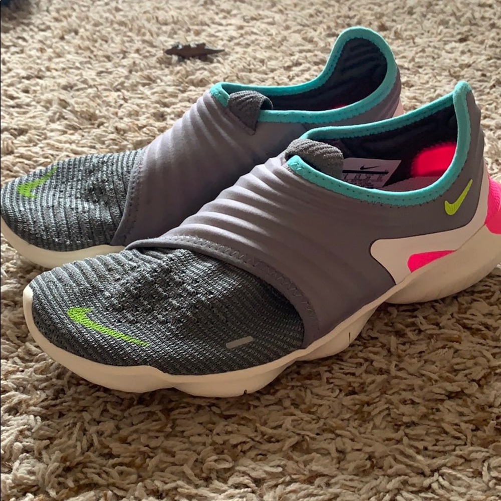 Women’s Nike Free RN Flyknit 3.0 size 8. Like new!